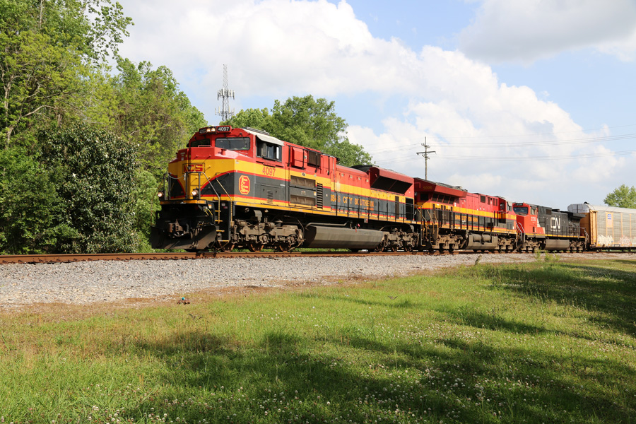CN M301 approaching, Hammond, LA