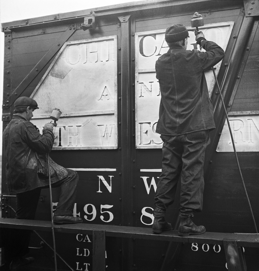Lettering a Freight Car