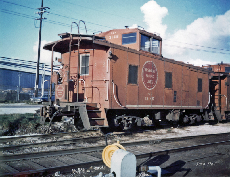 T&P Caboose #13146