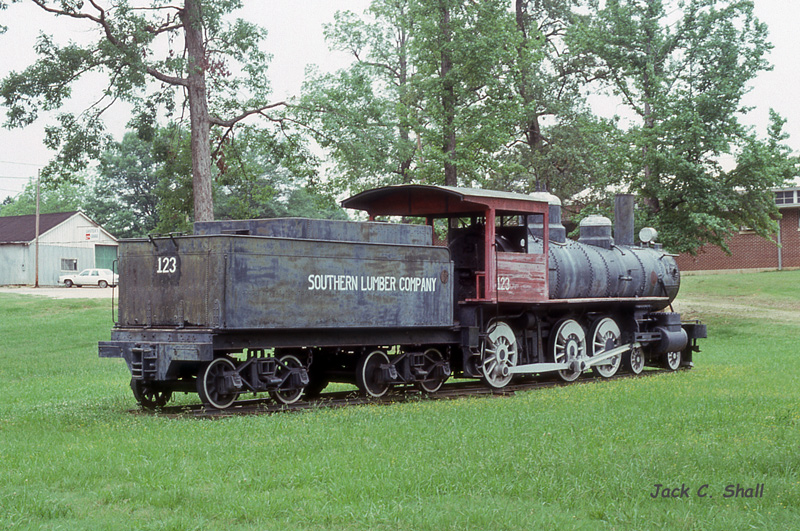 SLCo 4-6-0 Steamer #123